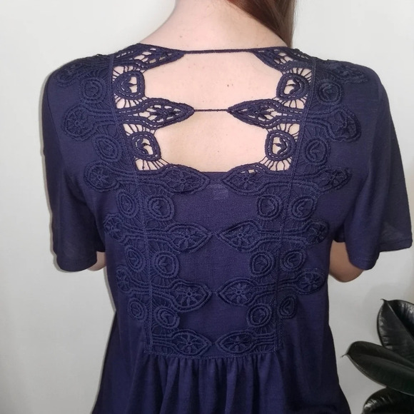 Xhilaration Navy V Neck Embroided Lace Tank Top Medium Boho Lightweight Tie up - Picture 3 of 8